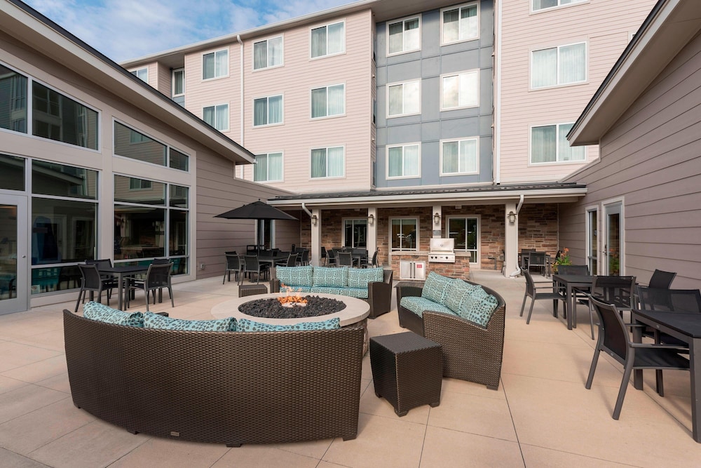 Residence Inn by Marriott Grand Rapids Airport - photo 23