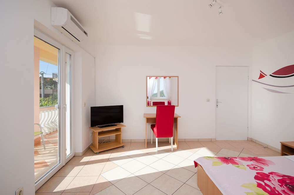 Apartments in Karlobag Velebit Riviera 42477 — 4-Star Luxury Hotel in Karlobag, Croatia
