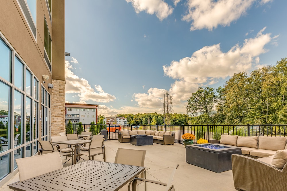 Holiday Inn Express & Suites Okemos University Area by IHG - photo 24