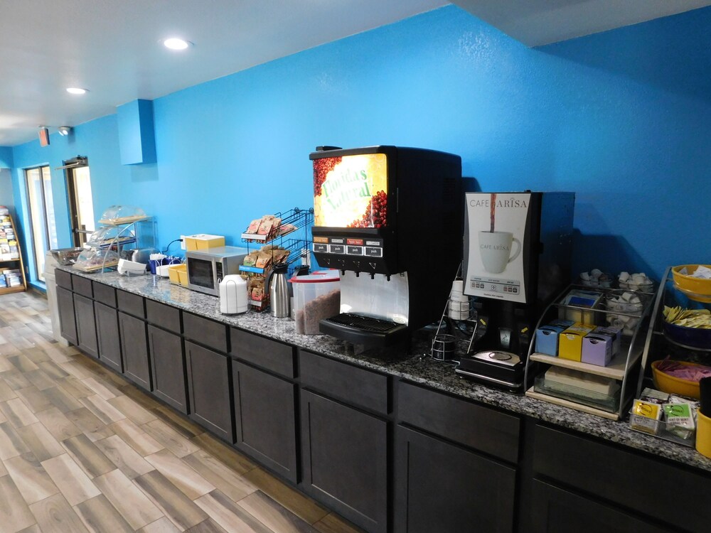 Days Inn By Wyndham Oklahoma City Nw Expressway - photo 43