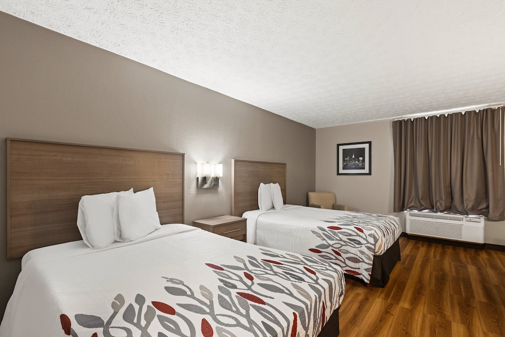 Red Roof Inn & Suites Newnan - photo 16