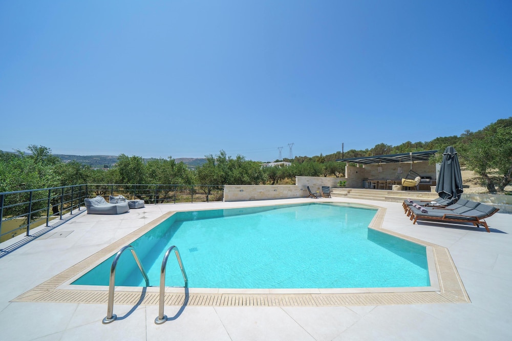Villas Lefkothea — 4-Star Luxury Hotel in Rethymno, Greece