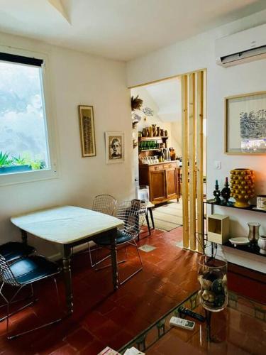 ”Coco” Coquet Petit Loft Au Calme En Centre Ville de Sete in Sete, France