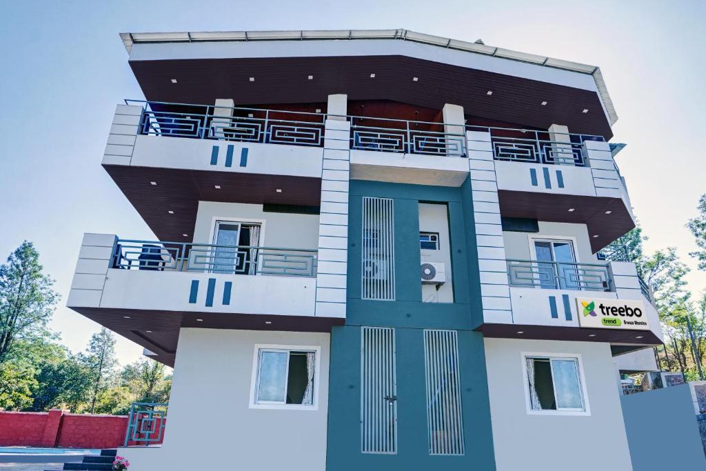 Breeze Mansion With Mountain View in Mahabaleshwar, India