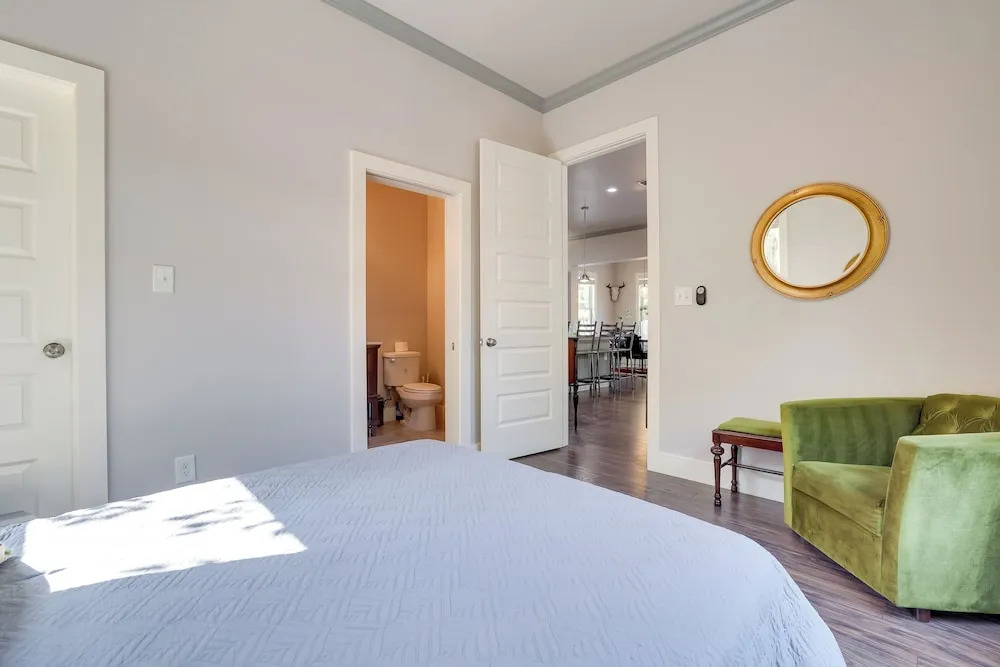 Modern Home Less Than 1 Mi to Dwtn San Antonio and Riverwalk — 4-Star Luxury Hotel in San Antonio, United States
