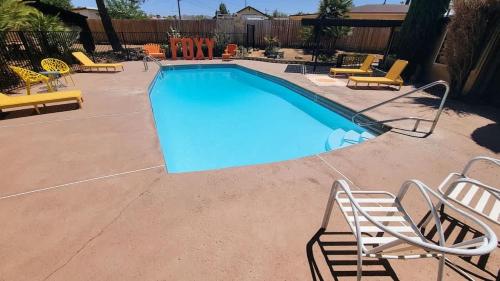 Foxy Ranch House — 4-Star Luxury Hotel in Yucca Valley, United States