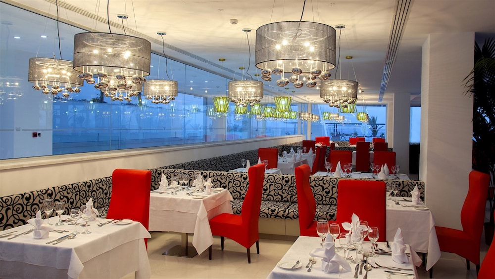 מזון ומשקאות