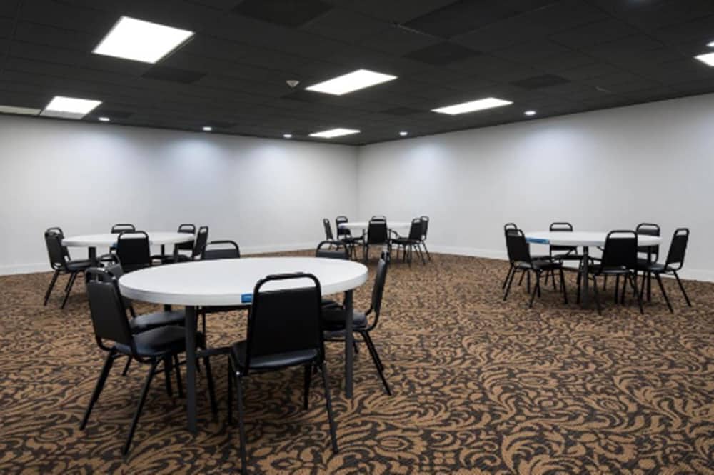Horizon Inn & Suites - photo 14