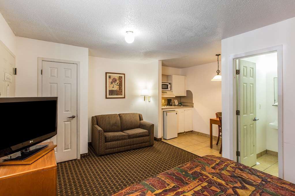 Suburban Extended Stay Abercorn - photo 14