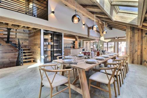 Chalet Morzine 9 pièces 14 personnes FR 1 627 9 — 5-Star Luxury Hotel in Morzine, France