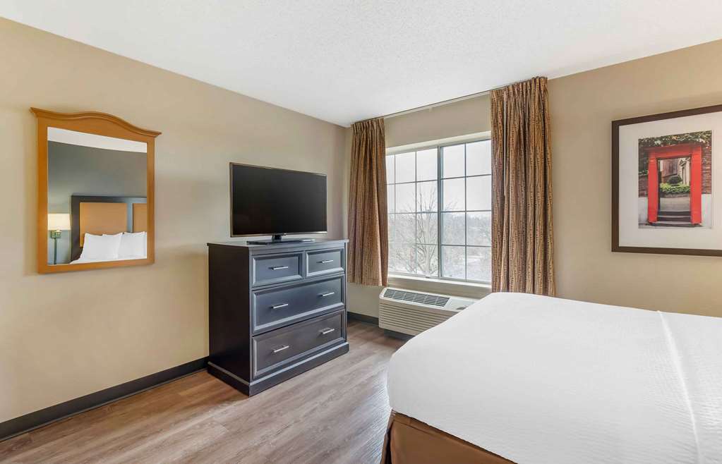 Extended Stay America Select Suites Chicago Naperville East - photo 14