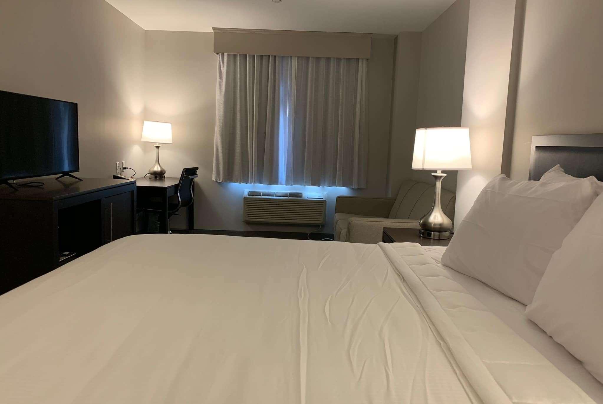 Wingate by Wyndham JFK Airport Far Rockaway - photo 4