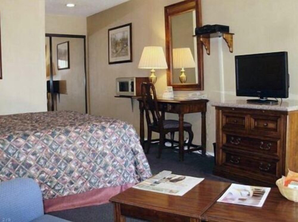 Americas Best Value Inn and Suites Lancaster - photo 6