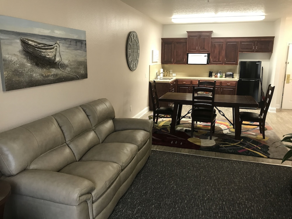 Hotel Pensacola - photo 48