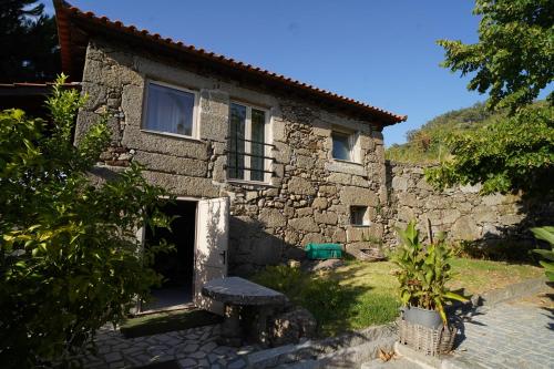 Lemon Tree Cottage at Terrus Winery — 4-Star Luxury Hotel in Resende, Portugal