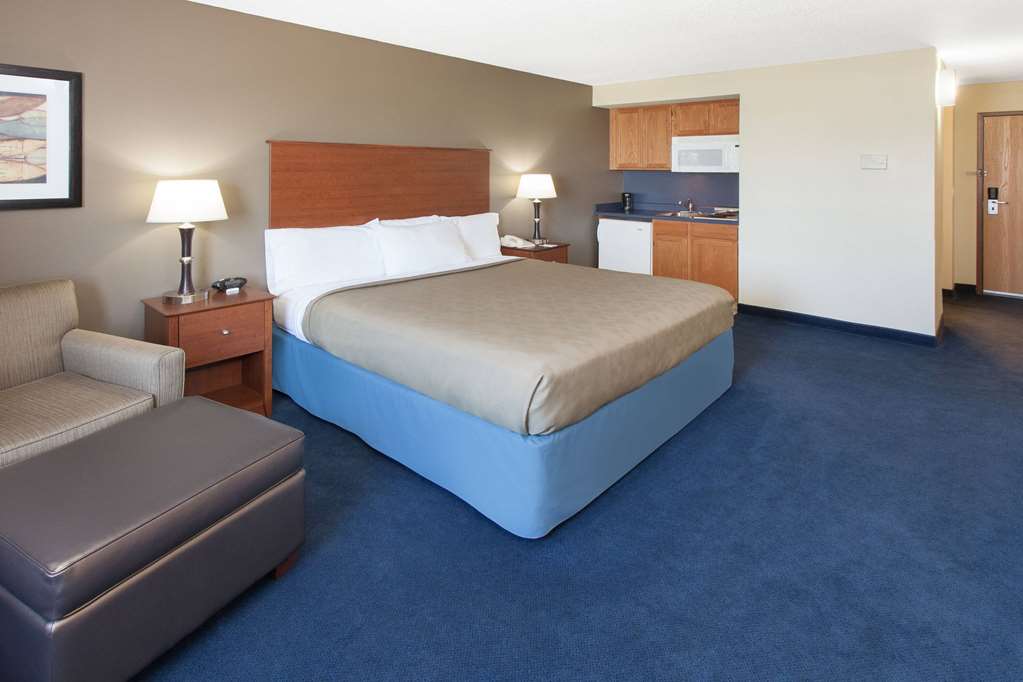 AmericInn by Wyndham Webster City - photo 9