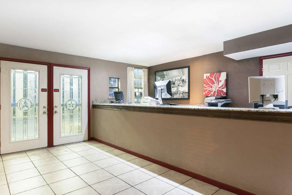 Super 8 by Wyndham Fredericksburg - photo 3