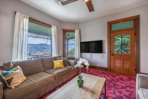 Historic Roe Parker home — 4-Star Luxury Hotel in Hood River, United States