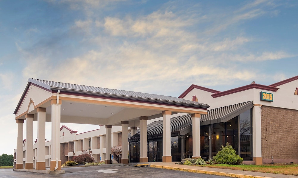 Red Roof Inn & Suites Mt Holly McGuire AFB - photo 44