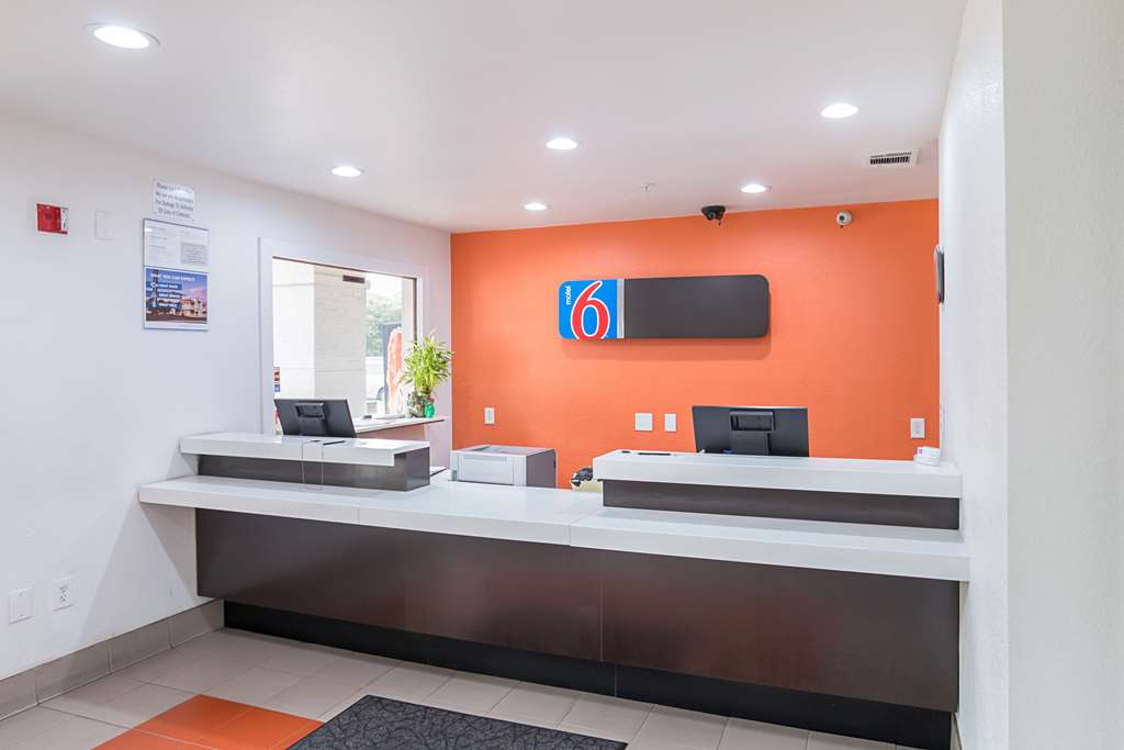 Motel 6 Grand Prairie TX Near Six Flags Drive - photo 21
