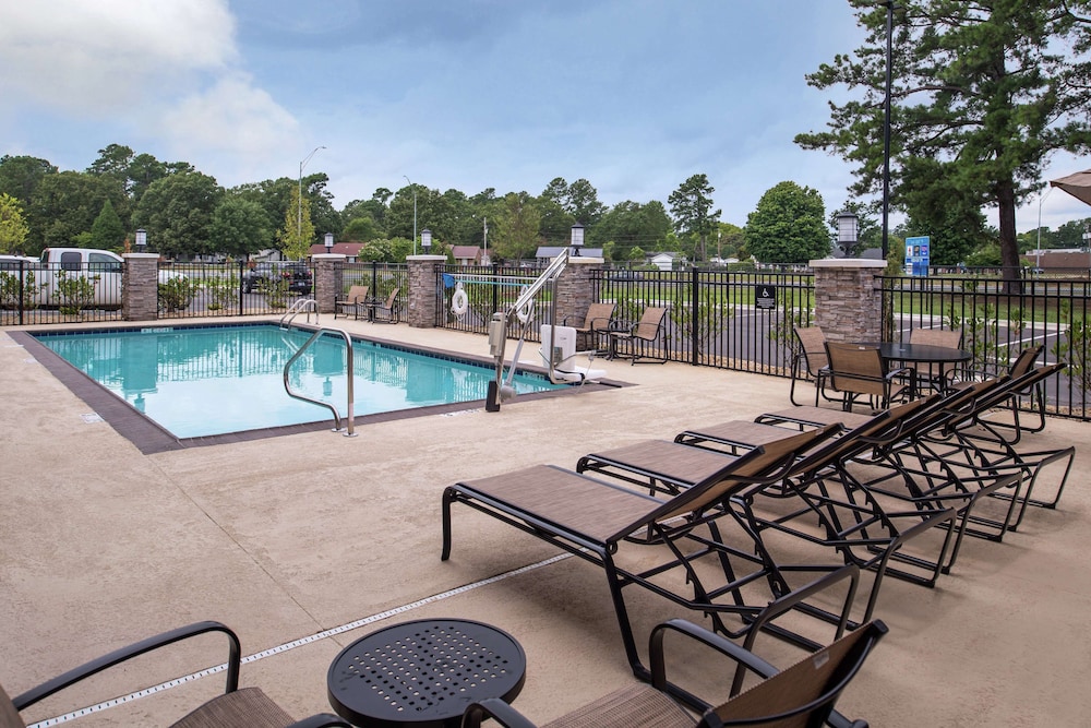 Hampton Inn Benson - photo 34