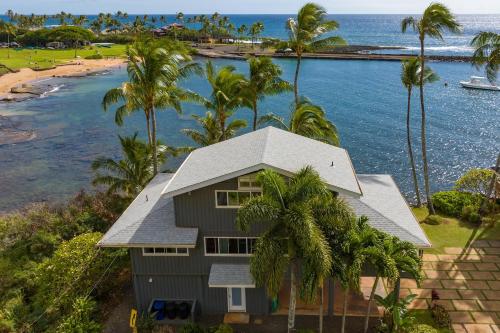 Kauai Bay House Ocean Front — 4-Star Luxury Hotel in Koloa, United States