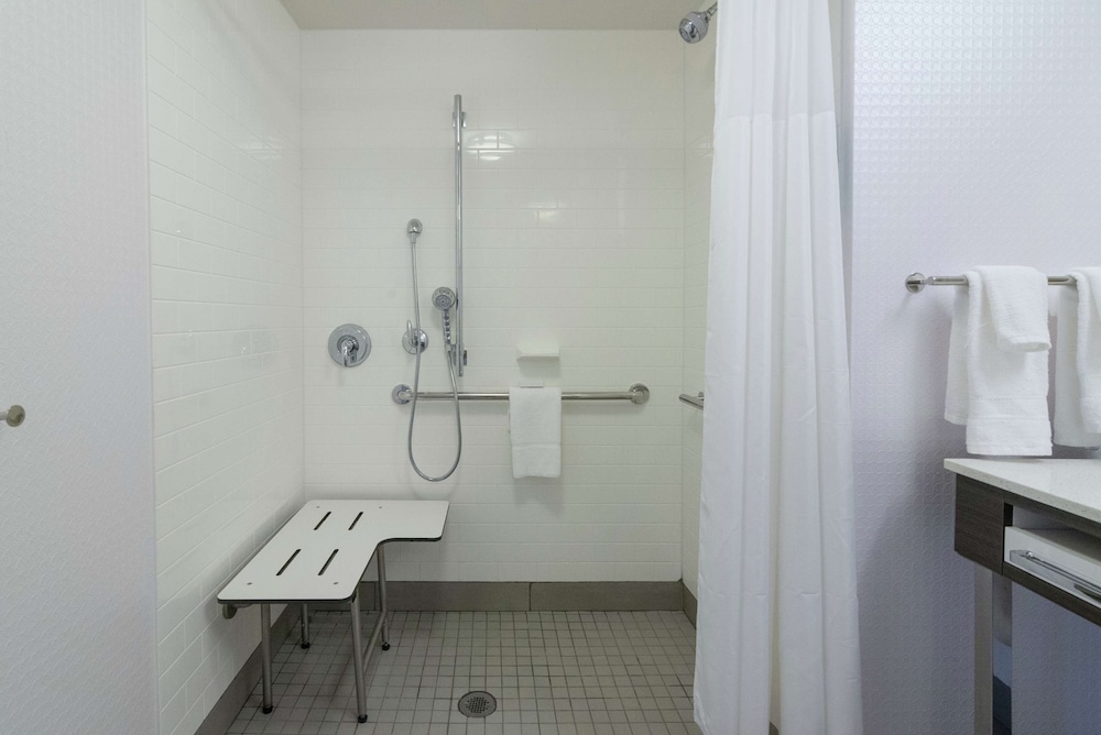 Hampton Inn & Suites Allen Park - photo 18