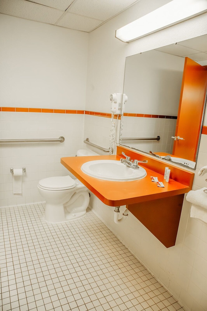 Country Garden & Suites - photo 28