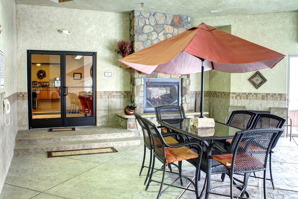 Blue Mountain Inn And Suites - photo 14