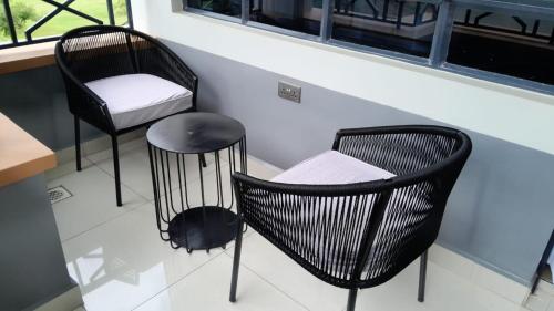 Azania cozy Units 5 minutes to Sarit Centre