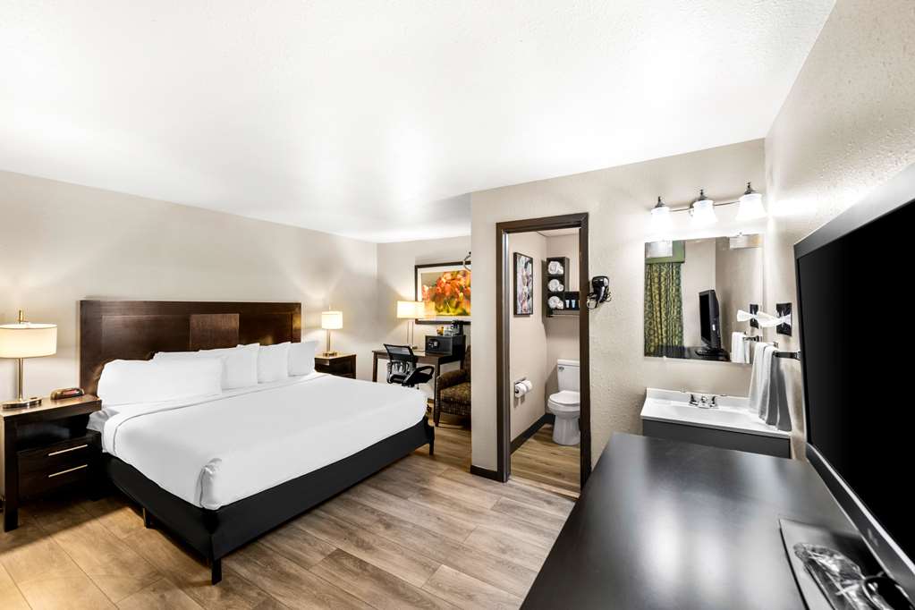 Americas Best Value Inn Marquette - photo 7