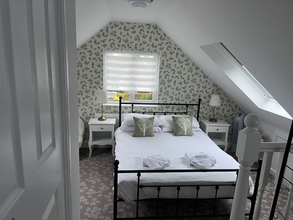 Penny Farthing Hotel - carbon neutral hotel in Lyndhurst