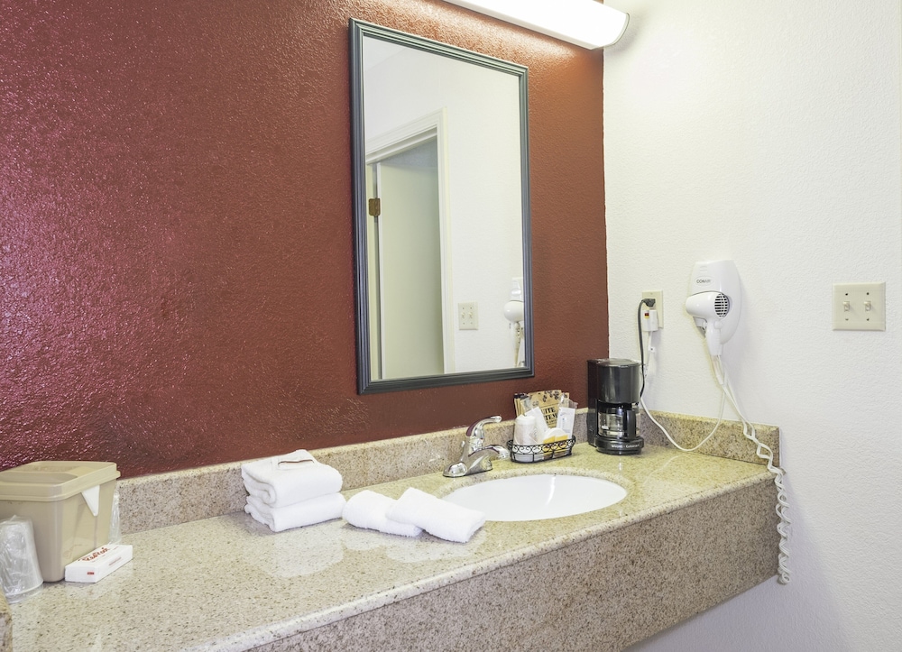 Red Roof Inn Columbus Northeast Westerville - photo 20