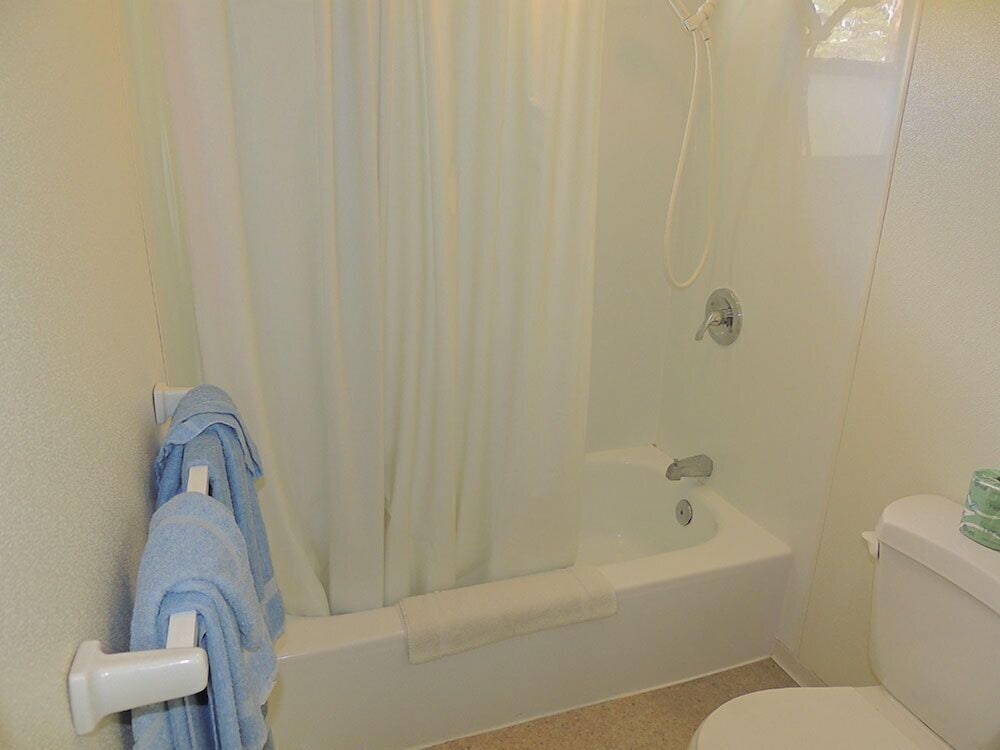 West Winds Motel & Cottages - photo 89