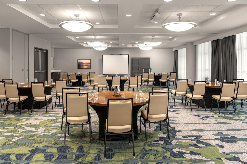 Embassy Suites by Hilton Fort Myers Estero - photo 70