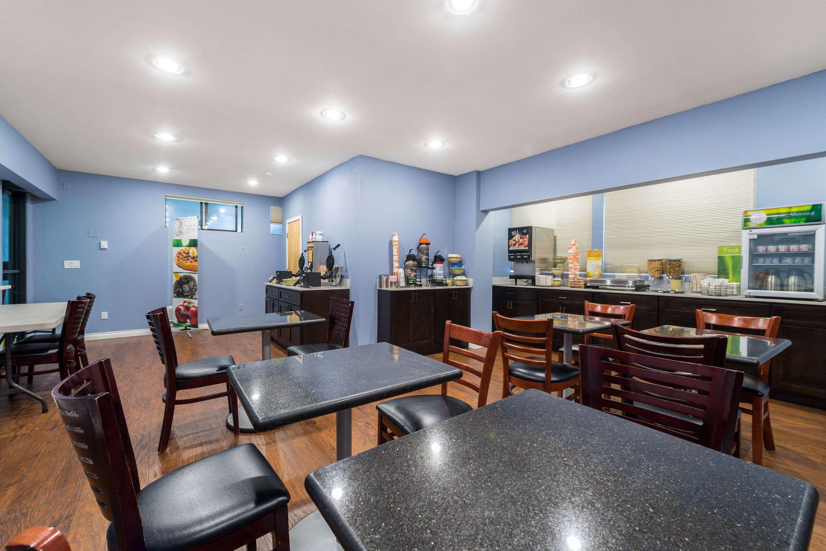 Quality Inn Bellevue - photo 18