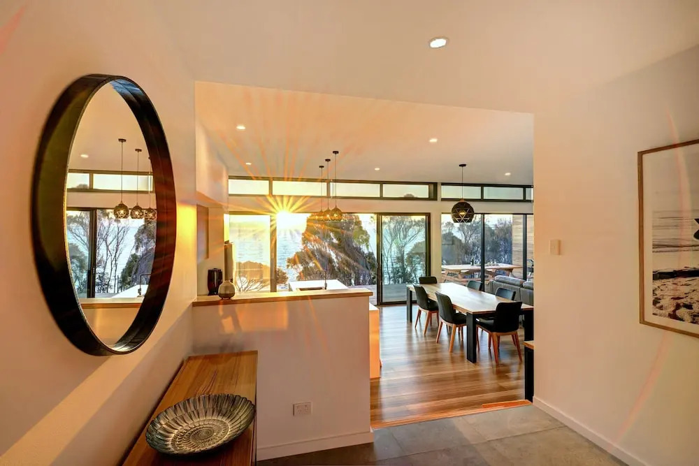 Freycinet Coastal Retreat — 4-Star Luxury Hotel in Coles Bay, Australia