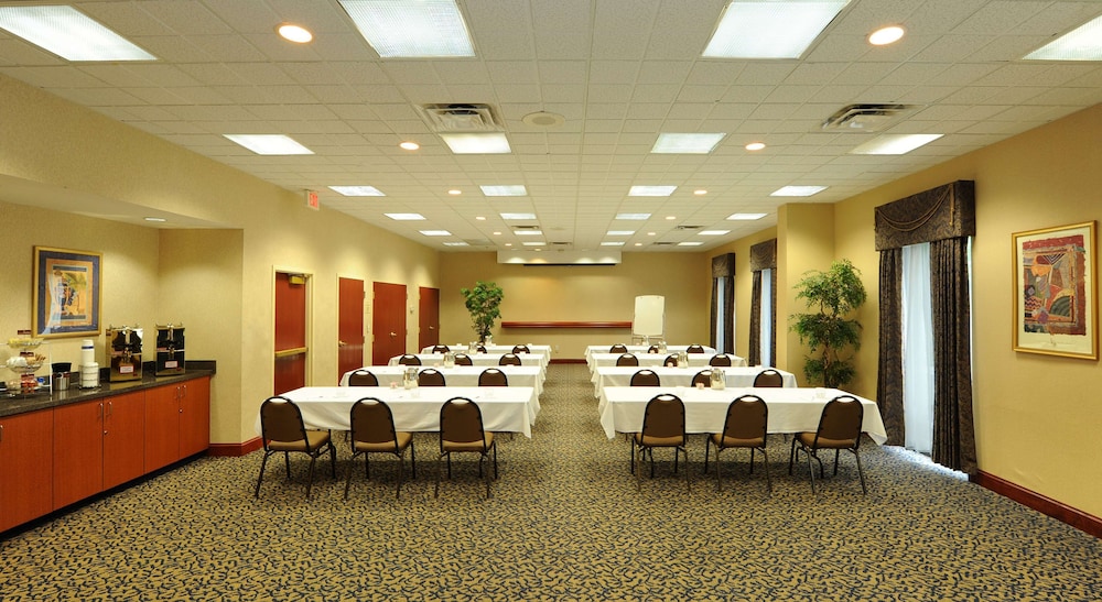 Hampton Inn & Suites Atlanta Galleria - photo 43