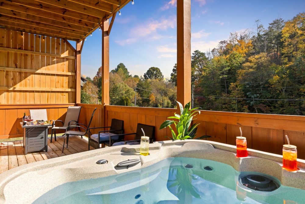 Rustic Mountain Retreat by Ghosal Luxury Lodging - photo 36