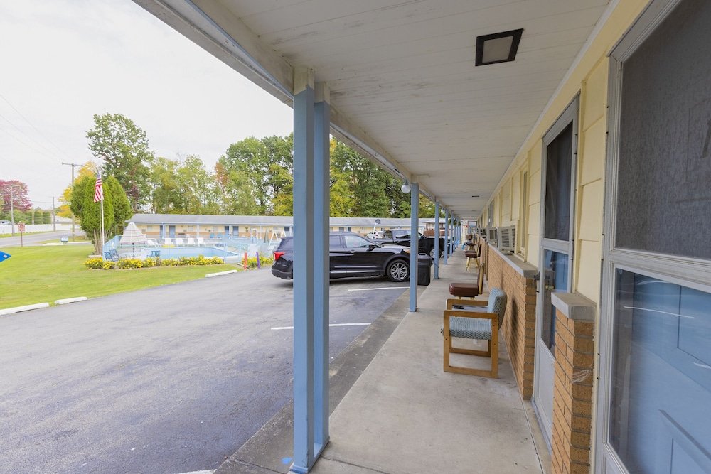 Parkside Motel by OYO Meadville Conneaut Lake - photo 55