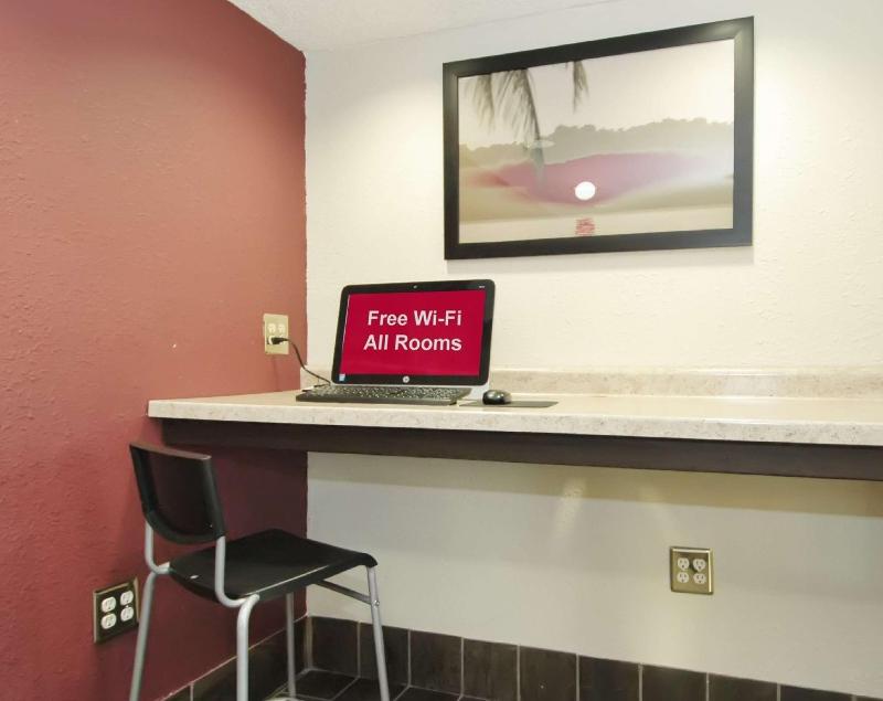 Red Roof Inn PLUS Chicago Hoffman Estates - photo 25