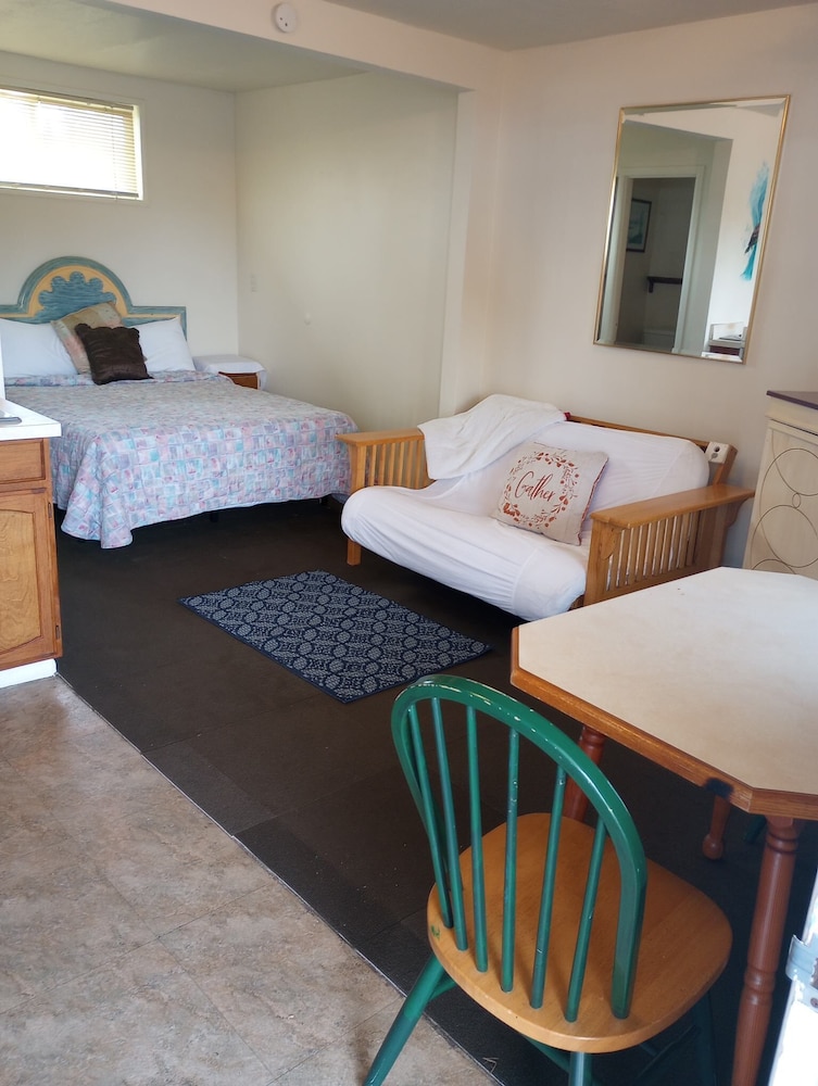 Ocean Avenue Inn - photo 15