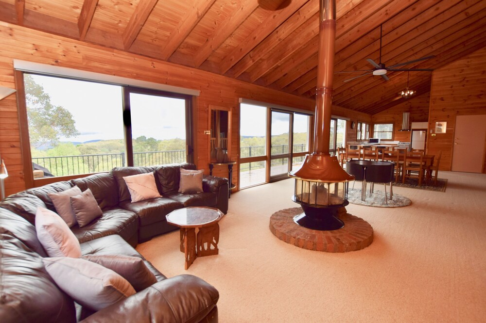 Treetops Retreat Katoomba in Katoomba, Australia