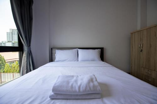 Room 36 service apartment
