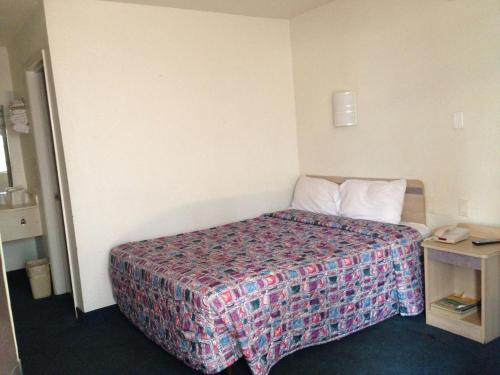 Relax Inn Forth Worth - photo 13