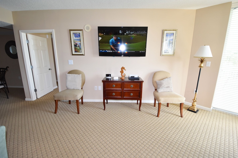 North Tower Apartment 207 - photo 11
