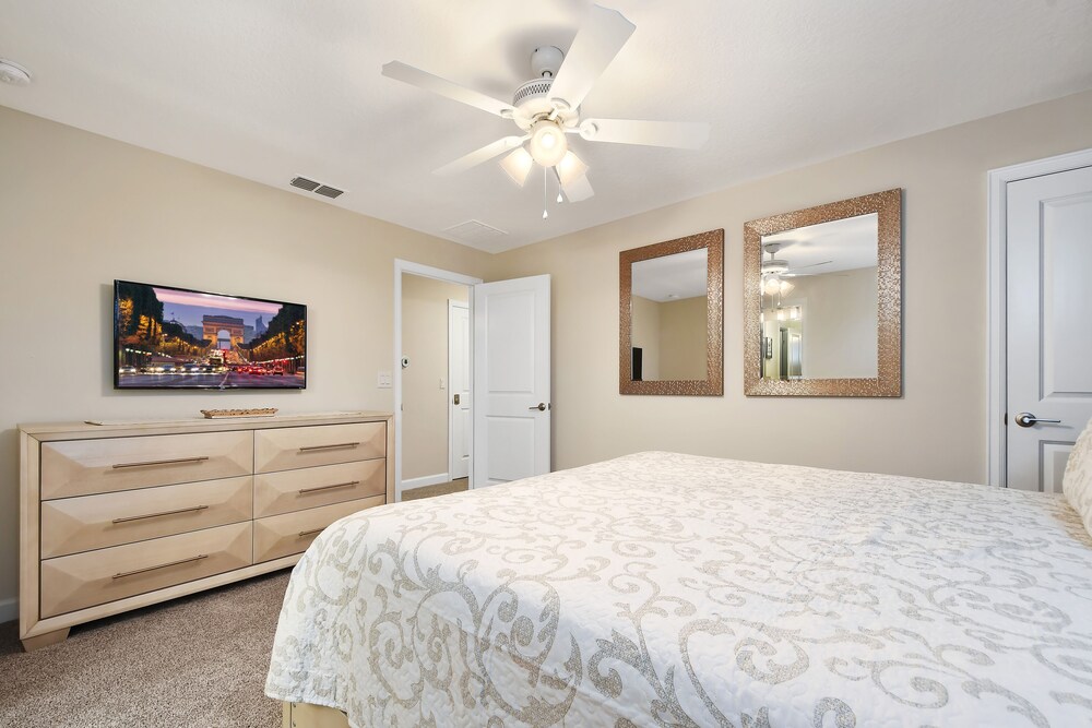 5 Bedrooms 4 Bathrooms Storey Lake 4921 Wa - photo 6