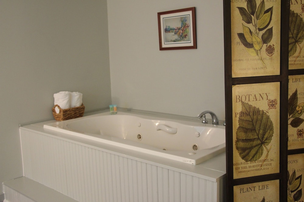 The Vermont Inn - photo 56