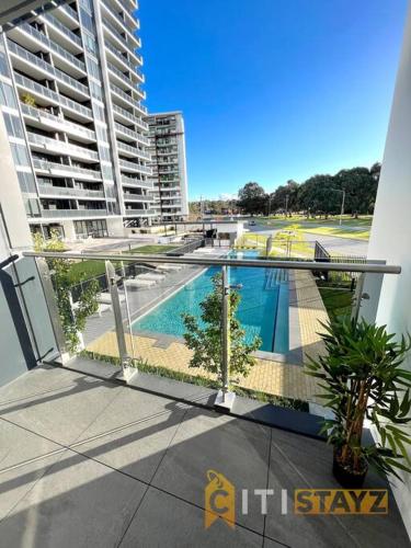 Fab in Phillip 2bd 2bth Apt Close to CBR Hospital — 4-Star Luxury Hotel in Phillip, Australia