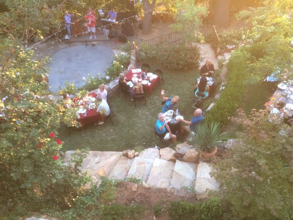 Barretta Gardens Inn - photo 46